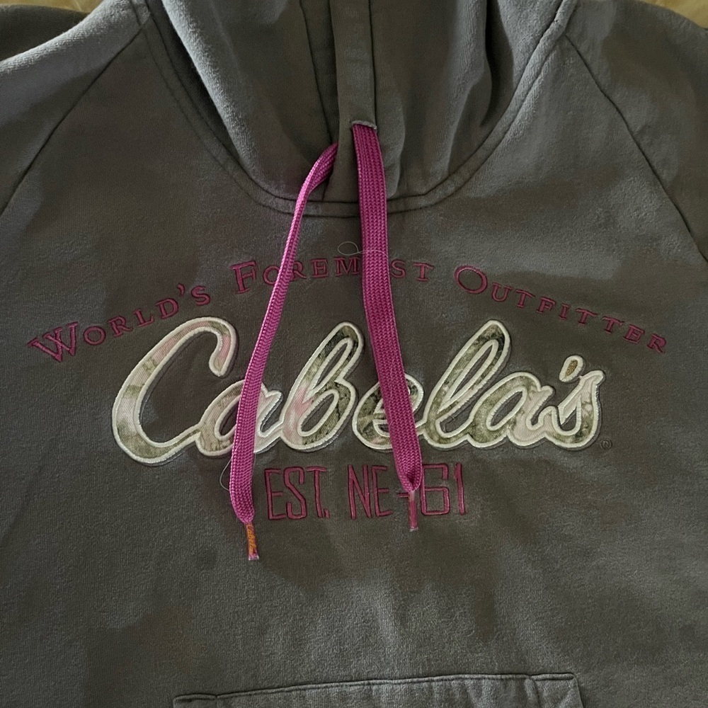 Cabela’s Dark Gray/ Pink Logo Thick Hoodie Sweatshirt - Picture 4 of 5